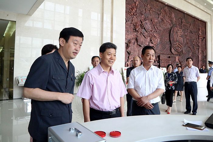 省法院院长张甲天到济宁调研